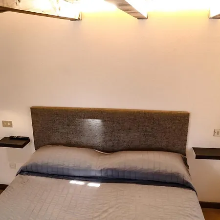 Vittoria House - Tulip And Tulip Stresa