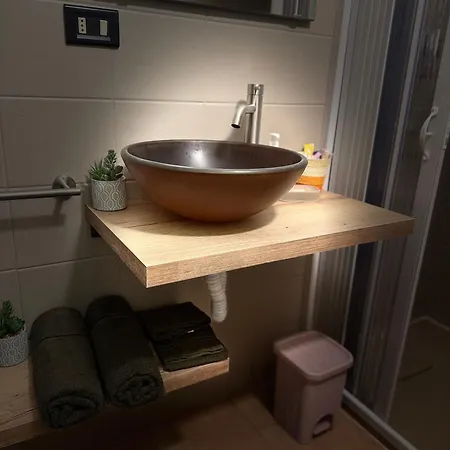 Vittoria House - Tulip And Tulip